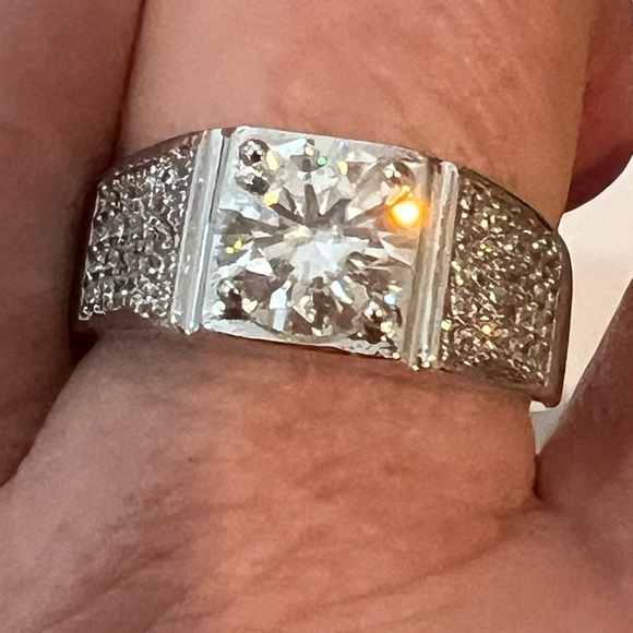 Other - Elegant 2.0 ctw Men’s Moissanite Ring